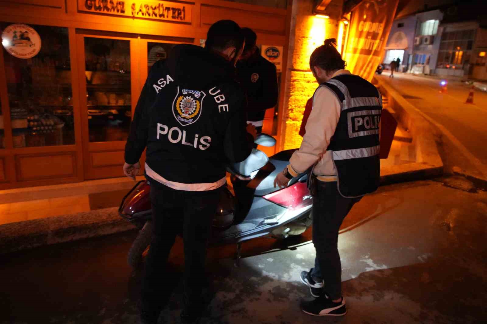 Edirnede Paketçi Paket Oldu: Motokuryenin Siparişleri Uyuşturucu Çıktı