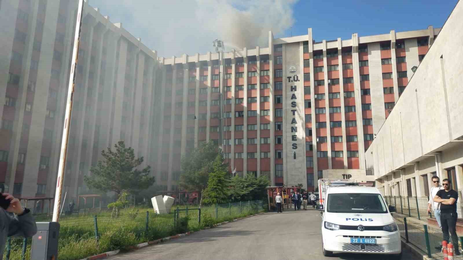 Trakya Üniversitesi Tıp Fakültesi Hastanesinde Yangın: Hastalar Tahliye Ediliyor