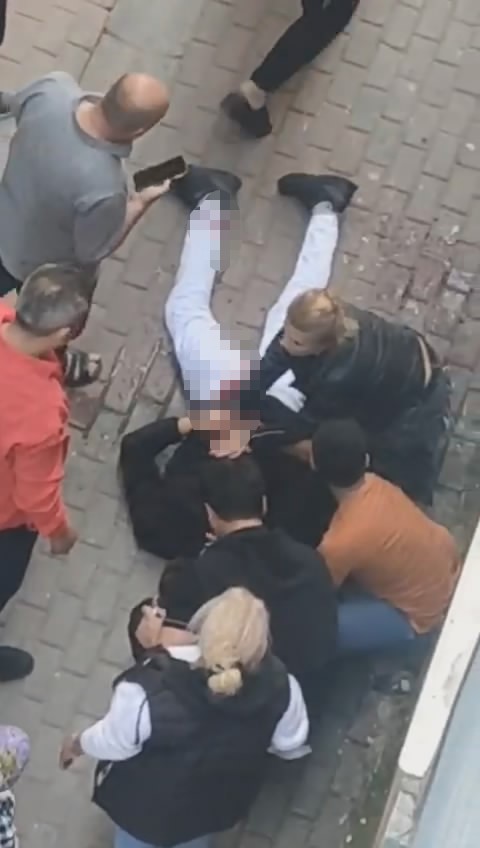 Bursada Genç Kız Sevgilisini Bıçakladı
